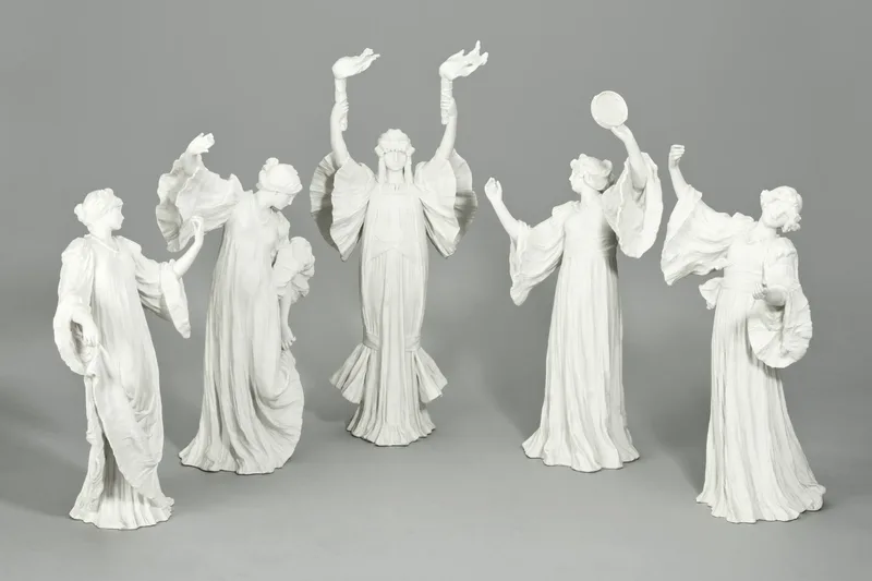 Porzellanfiguren aus der Sammlung des Bröhan-Museums